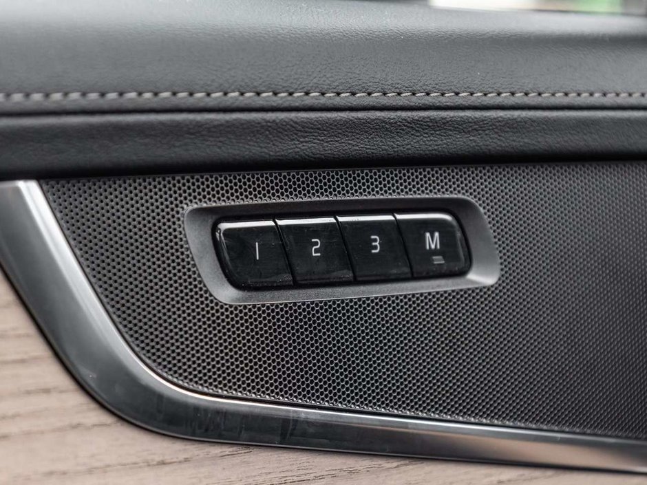 2026 Volvo XC90 Plus Dark Theme-15