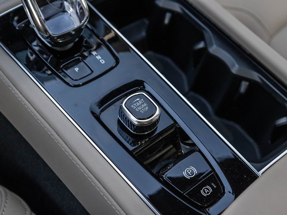 2026 Volvo XC90 Plus Bright Theme-17