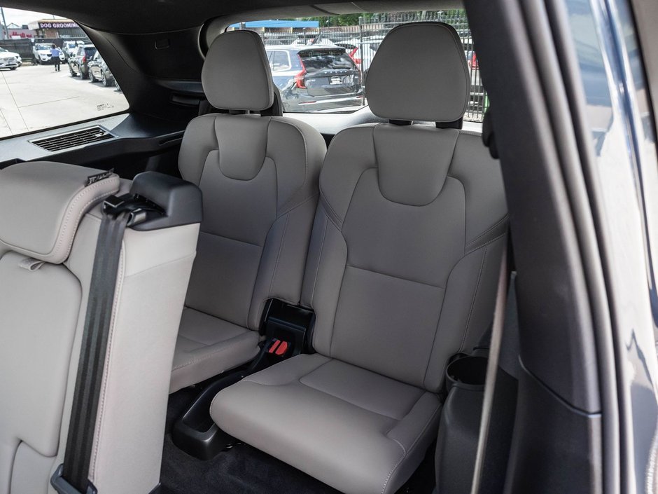 2026 Volvo XC90 Plus Bright Theme-25