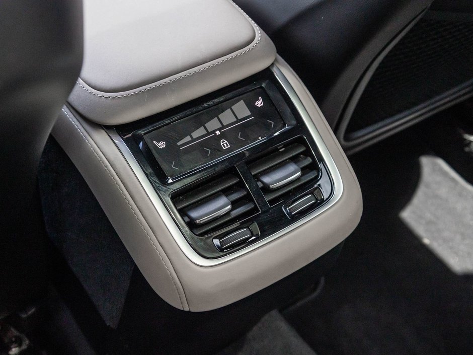 2026 Volvo XC90 Plus Bright Theme-26