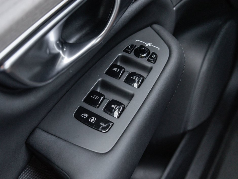 2026 Volvo XC90 Plus Bright Theme-11