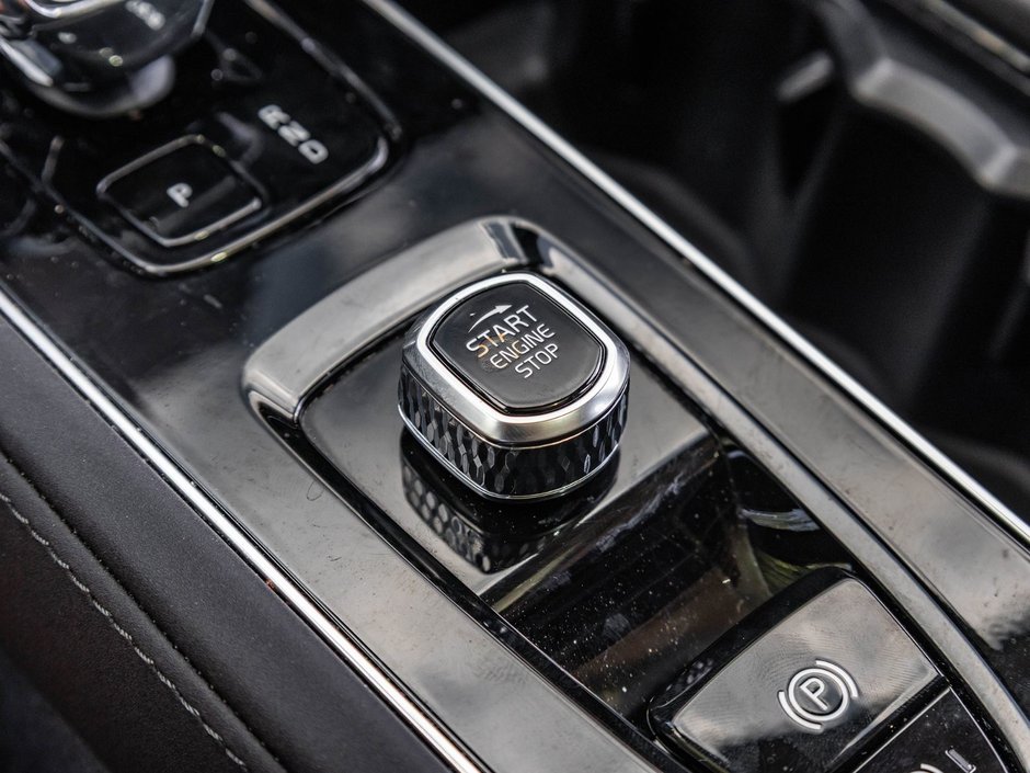 2026 Volvo XC90 Plus Dark Theme-13