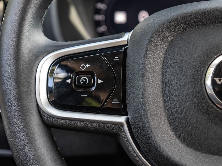 2026 Volvo XC90 Plus Dark Theme-8