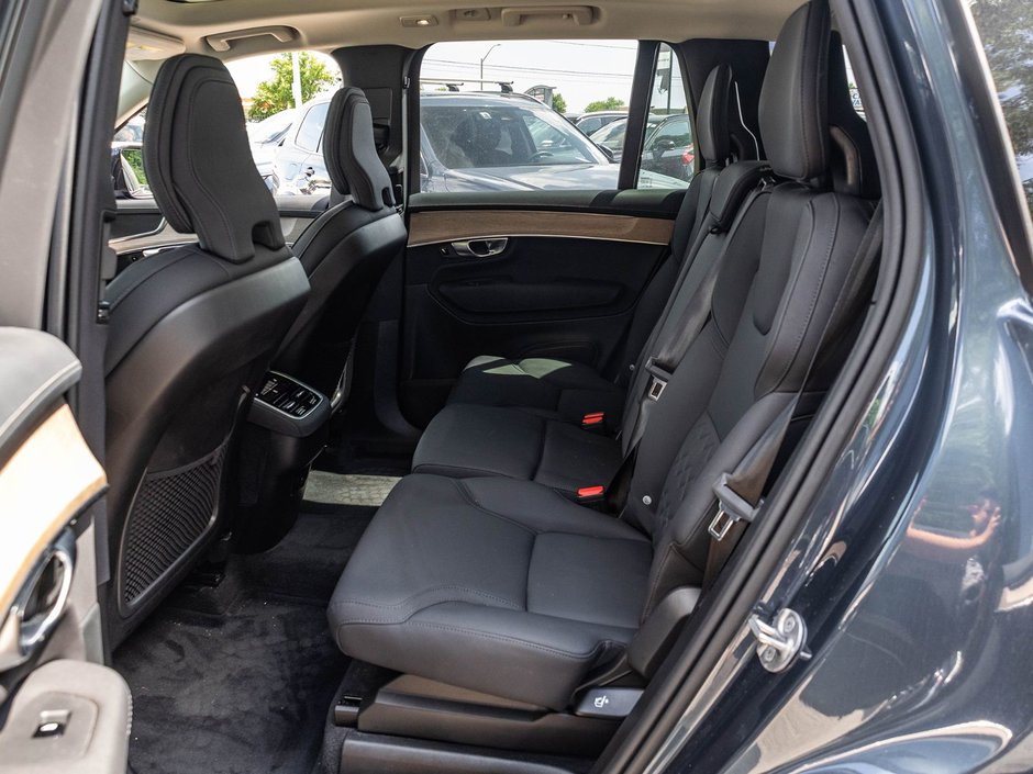 2026 Volvo XC90 Plus Dark Theme-27