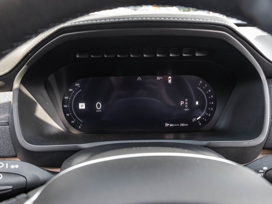 2026 Volvo XC90 Plus Dark Theme-9