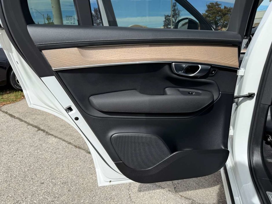 2026 Volvo XC90 Plus Dark Theme-22