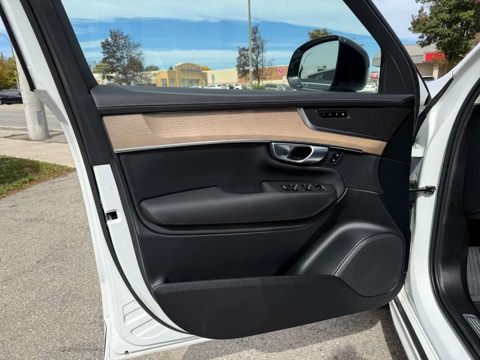 2026 Volvo XC90 Plus Dark Theme-23