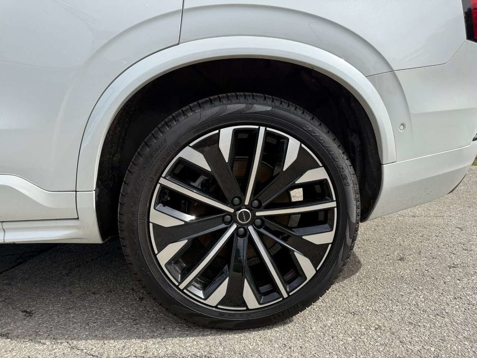 2026 Volvo XC90 Plus Dark Theme-24