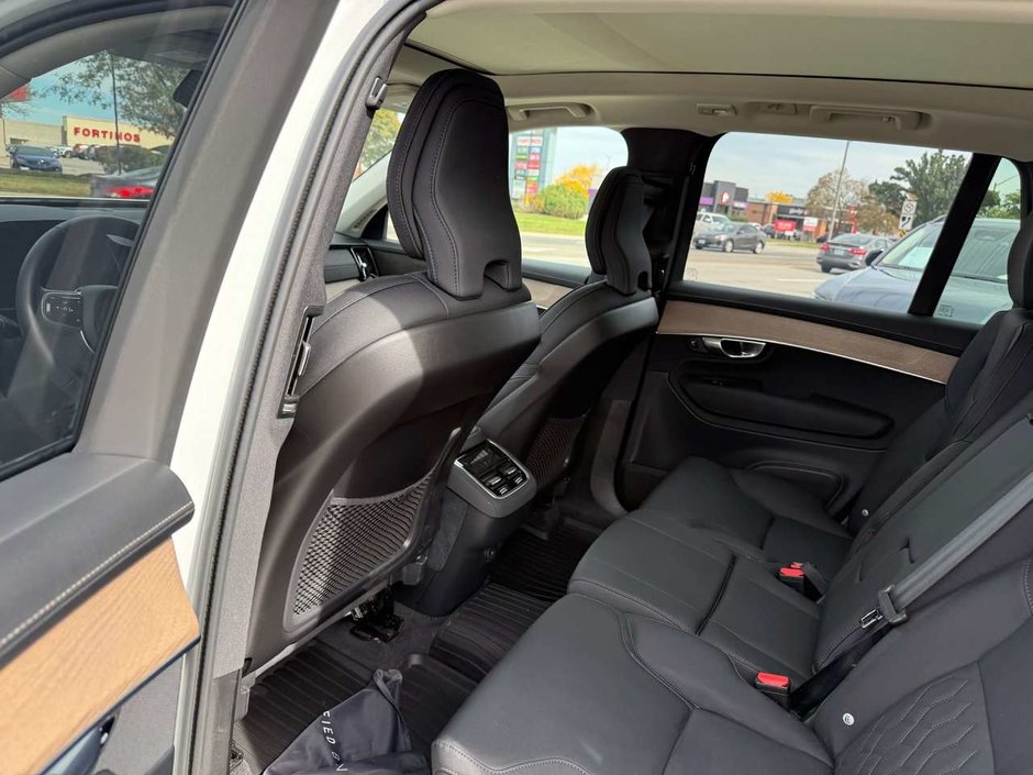 2026 Volvo XC90 Plus Dark Theme-14