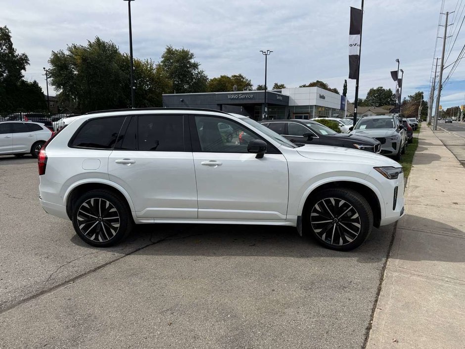 2026 Volvo XC90 Plus Dark Theme-7