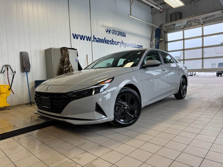 2023 Hyundai Elantra Preferred in Hawkesbury, Ontario