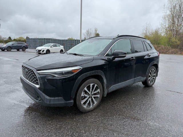 2022 Toyota COROLLA CROSS XLE in Hawkesbury, Ontario
