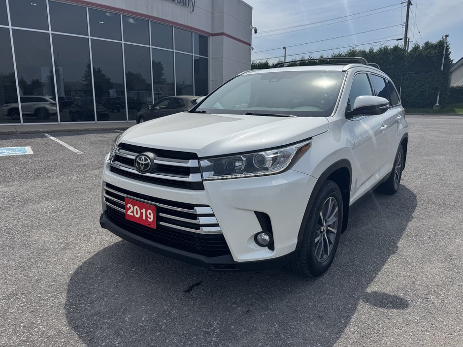 2019  Highlander XLE in Hawkesbury, Ontario