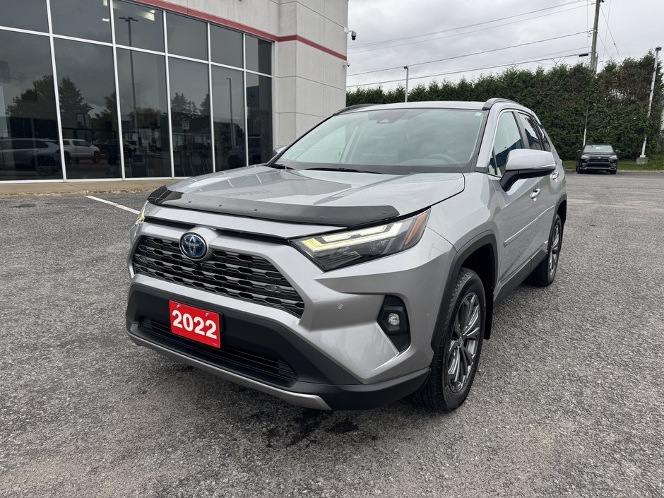 2022  RAV4 Hybrid LIMITED in Hawkesbury, Ontario