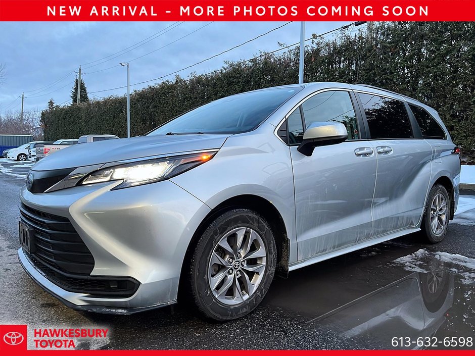 2022 Toyota Sienna in Hawkesbury, Ontario