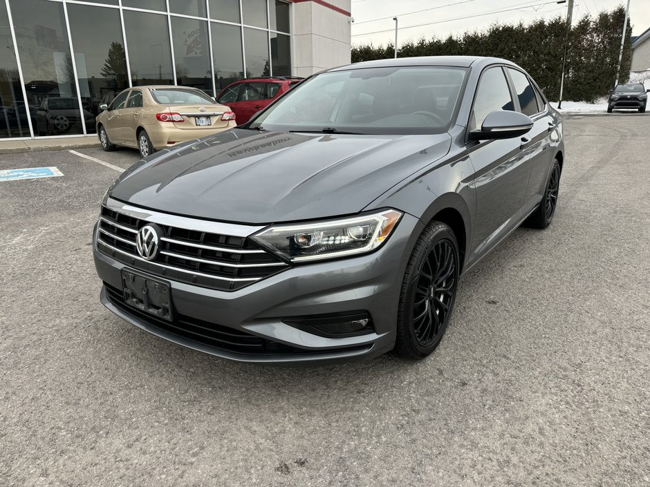 2019  Jetta EXECLINE PANROOF LEATHER 6SPD NAVIGATION in Hawkesbury, Ontario