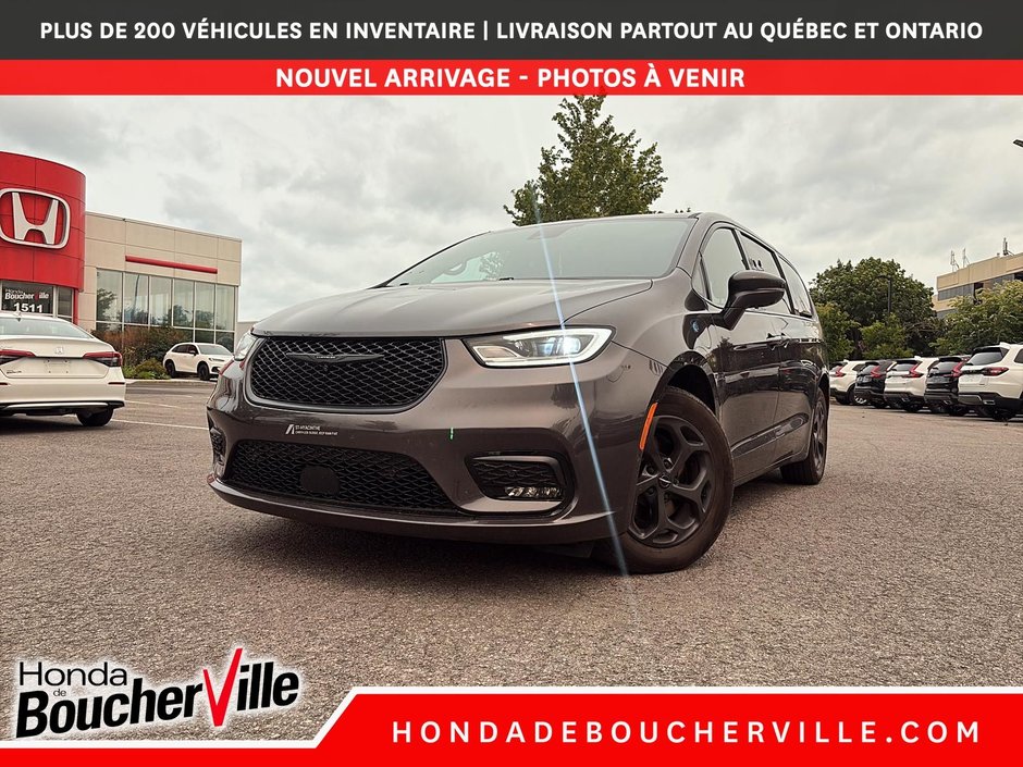 Chrysler Pacifica Hybrid Limited 2022 à Terrebonne, Québec - w940px