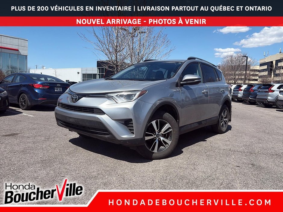2018 Toyota RAV4 LE in Terrebonne, Quebec - w940px