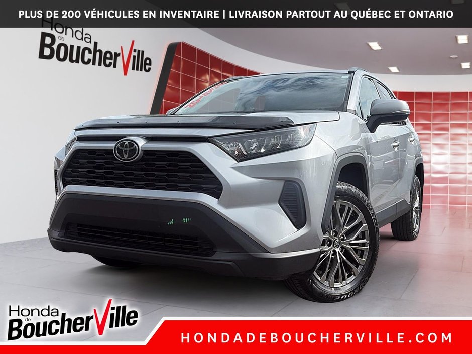 2020 Toyota RAV4 LE in Terrebonne, Quebec - w940px