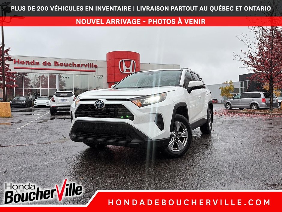 Toyota RAV4 Hybrid LE 2022 à Terrebonne, Québec - w940px