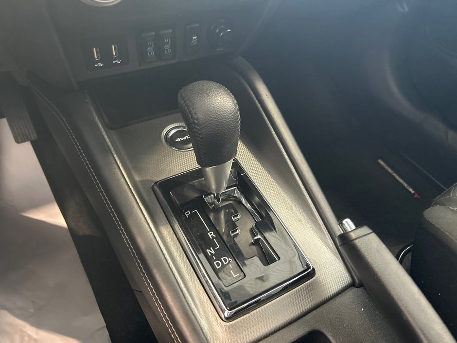 2022 Mitsubishi RVR SE-5