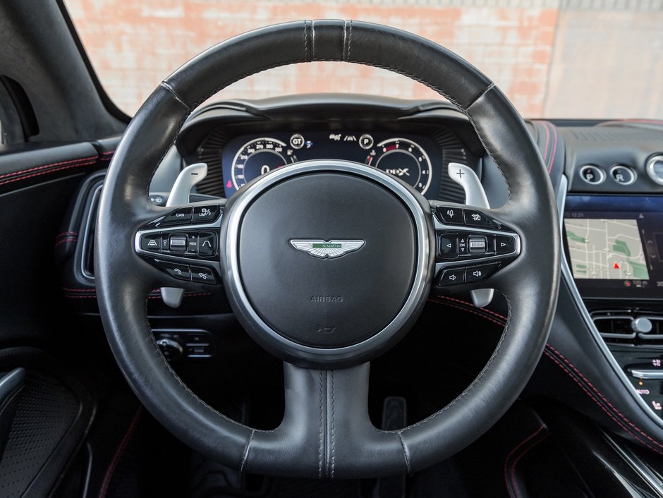 2021 Aston Martin DBX-15