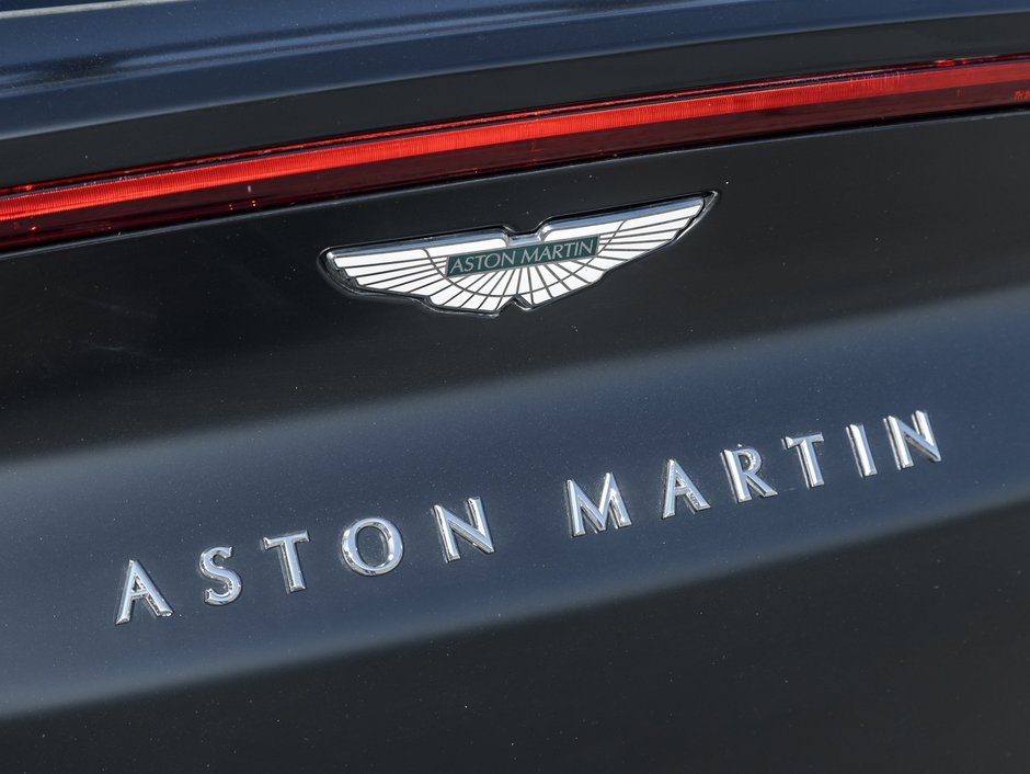 2021 Aston Martin DBX-9