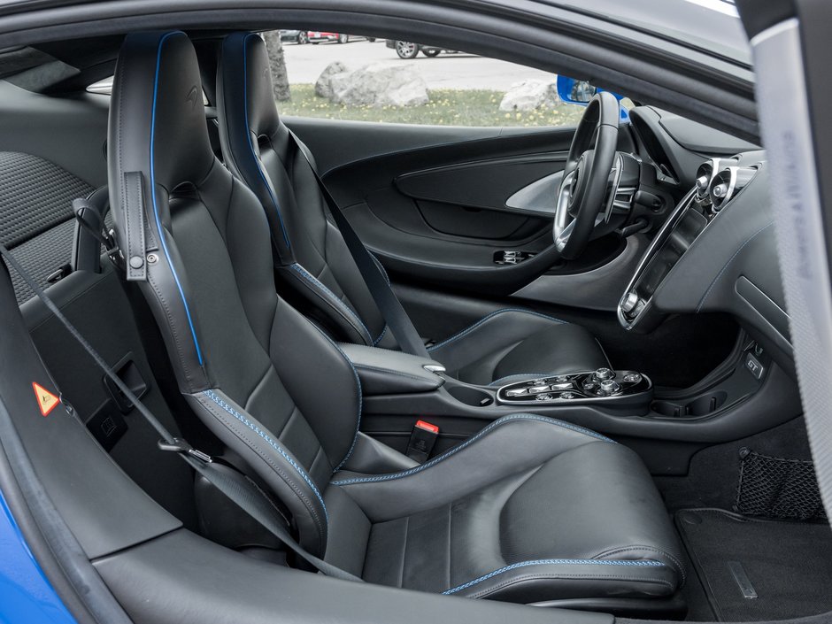 2022 McLaren GT-30