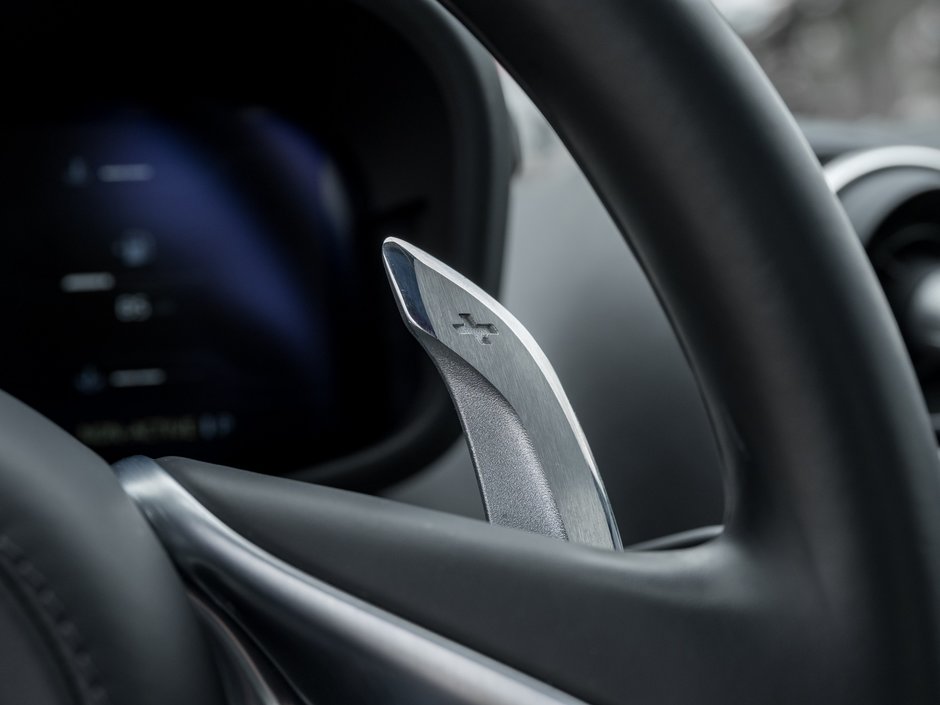 2022 McLaren GT-16