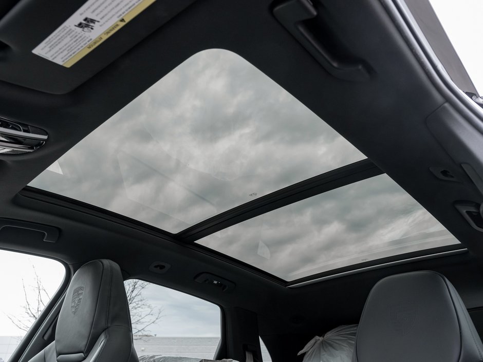 2022 Porsche Cayenne-22