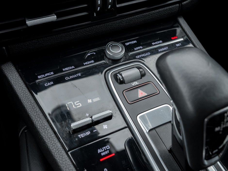 2022 Porsche Cayenne-18