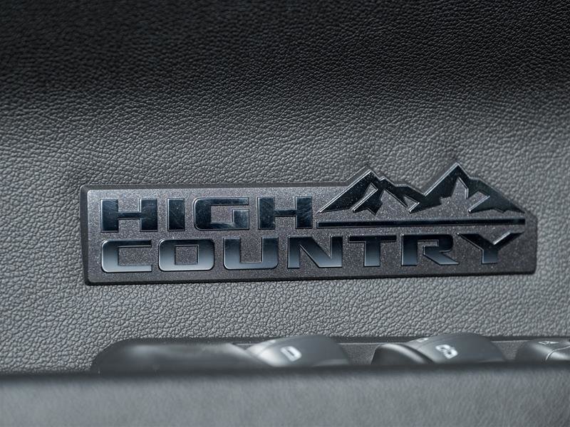2024 Chevrolet Silverado 1500 High Country-17