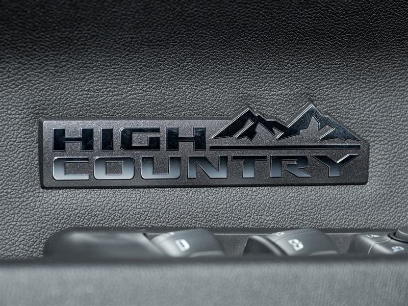 2024 Chevrolet Silverado 1500 High Country-17