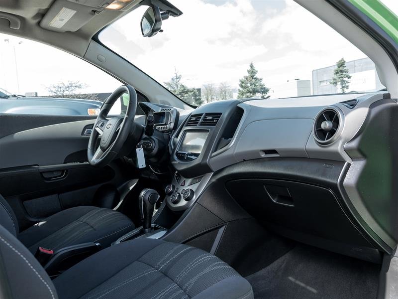 2016 Chevrolet Sonic 5-door LT - 6AT-19