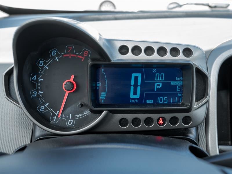 2016 Chevrolet Sonic 5-door LT - 6AT-14