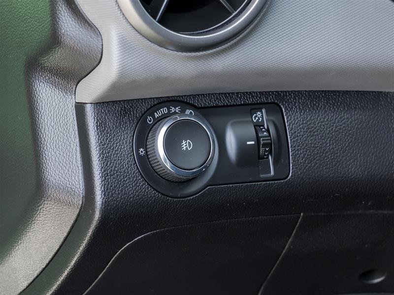 2016 Chevrolet Sonic 5-door LT - 6AT-16