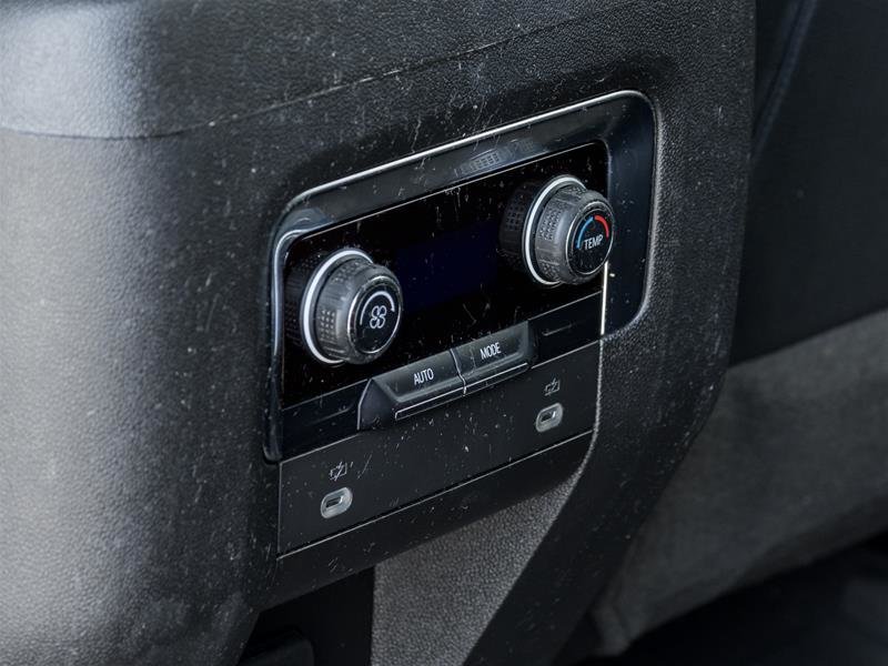 2023 Chevrolet Suburban 4x4 LS-21