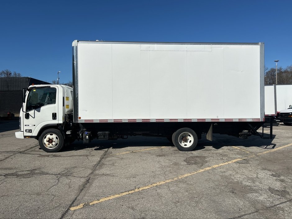 2019 Isuzu NRR-7