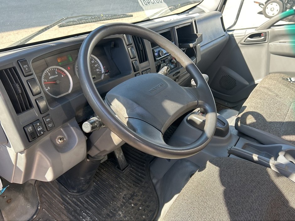 2019 Isuzu NRR-10