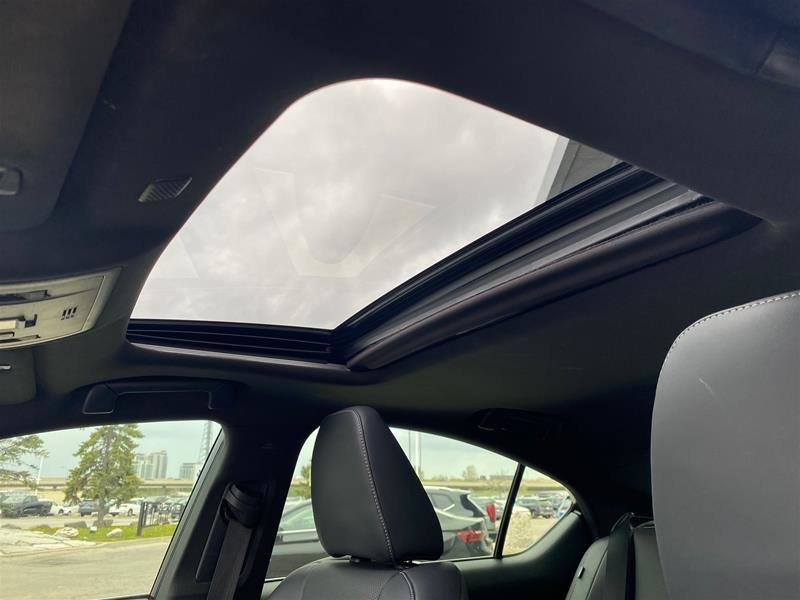 2021 Lexus IS 300-19