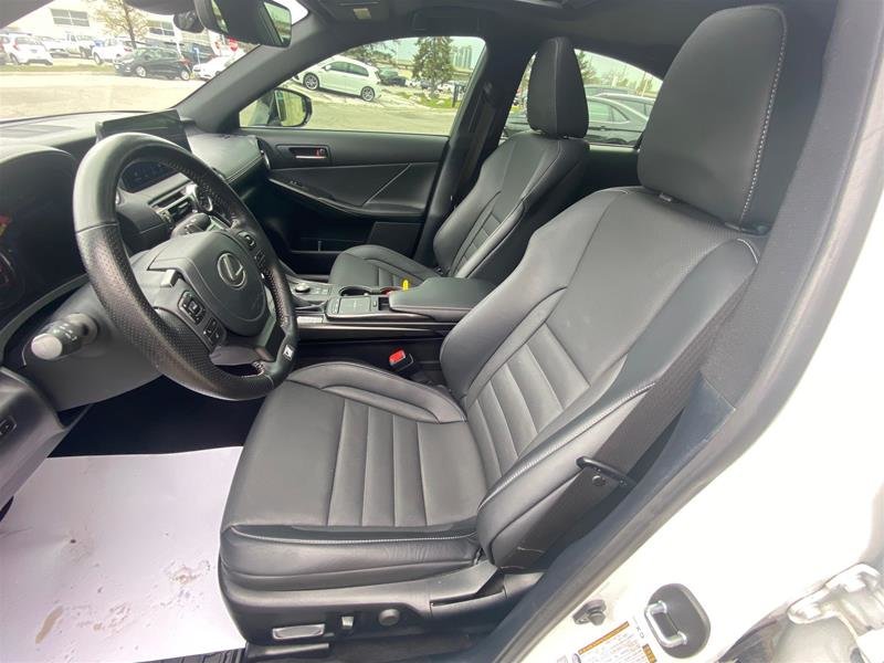 2021 Lexus IS 300-11