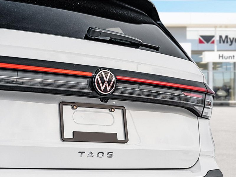 2026 Volkswagen Taos Trendline 4MOTION  - Heated Seats-8