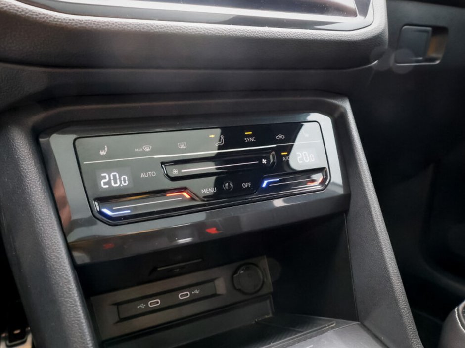 2024 Volkswagen Tiguan Comfortline R-Line Black Edition-43