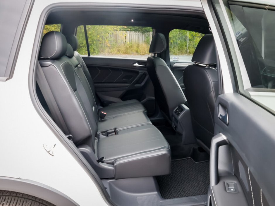 2024 Volkswagen Tiguan Comfortline R-Line Black Edition-34