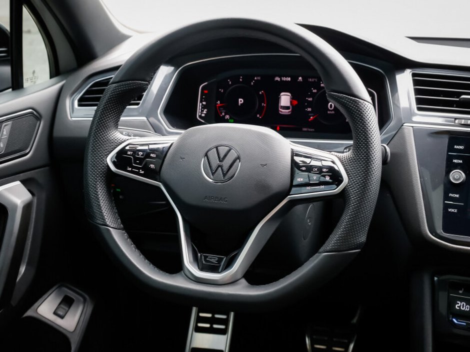 2024 Volkswagen Tiguan Comfortline R-Line Black Edition-36