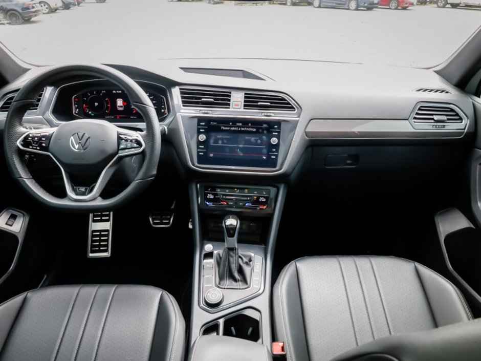 2024 Volkswagen Tiguan Comfortline R-Line Black Edition-35