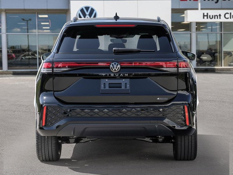 2026 Volkswagen Tiguan Comfortline R-Line Black Edition-4