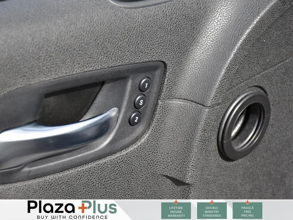 2021 Chrysler 300 S HEATED WHEEL/HEATED SEATS FRONT AND REAR/COOLED SEATS/LEATHER/PREMIUM SOUND/BACK UP CAMERA