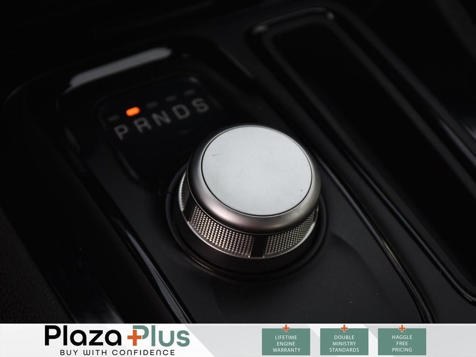 2021 Chrysler 300 S HEATED WHEEL/HEATED SEATS FRONT AND REAR/COOLED SEATS/LEATHER/PREMIUM SOUND/BACK UP CAMERA