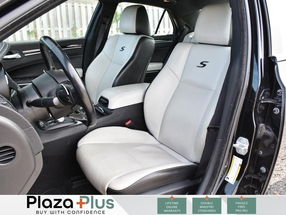 2021 Chrysler 300 S HEATED WHEEL/HEATED SEATS FRONT AND REAR/COOLED SEATS/LEATHER/PREMIUM SOUND/BACK UP CAMERA